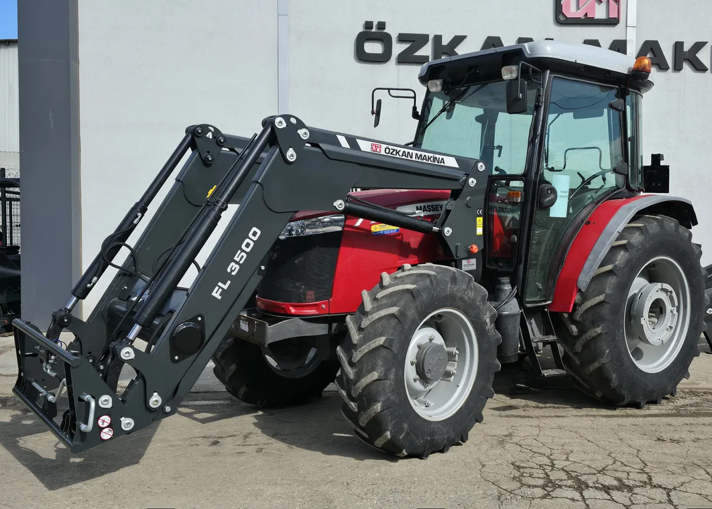 FL 3500 traktör ön yükleyici Özkan Makina