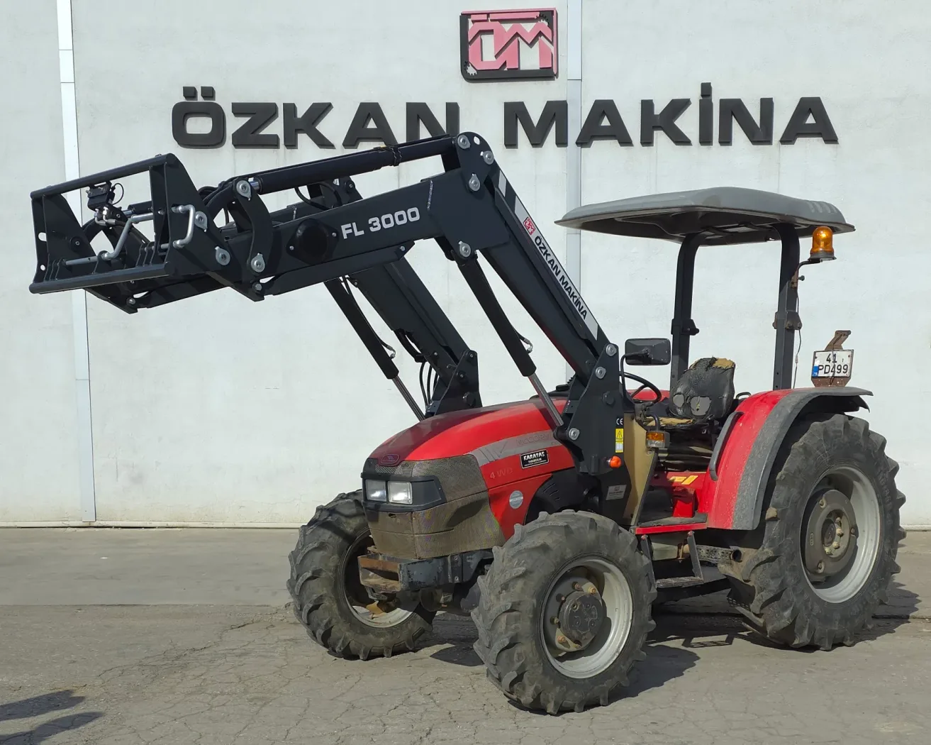 FL 3000 traktör ön yükleyici Özkan Makina