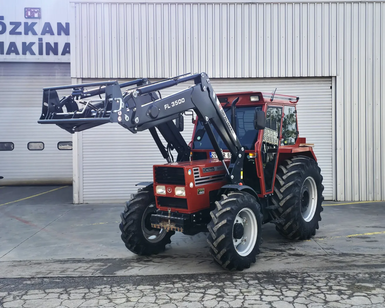 FL 3500 traktör ön yükleyici Özkan Makina