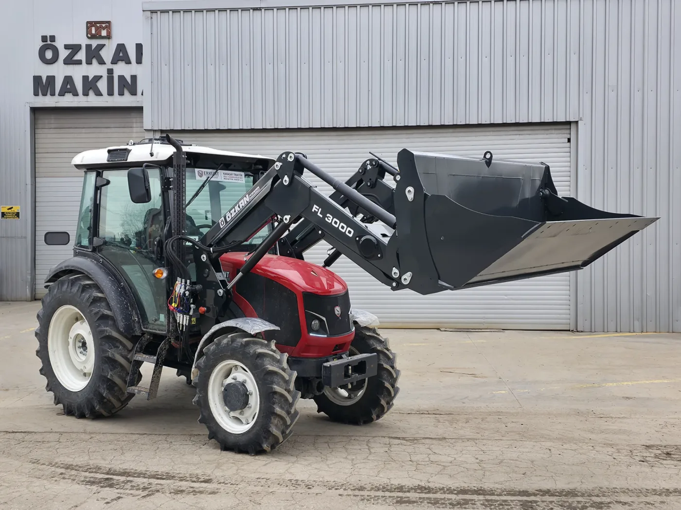 FL 3000 traktör ön yükleyici Özkan Makina